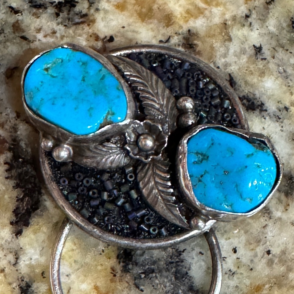 Lisa Bess Turquoise Magnetic ID Badge Holder - Picture 2 of 4
